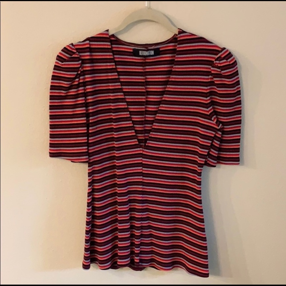 Reformation Ribbed Low V Neck 70’s Shirt - M